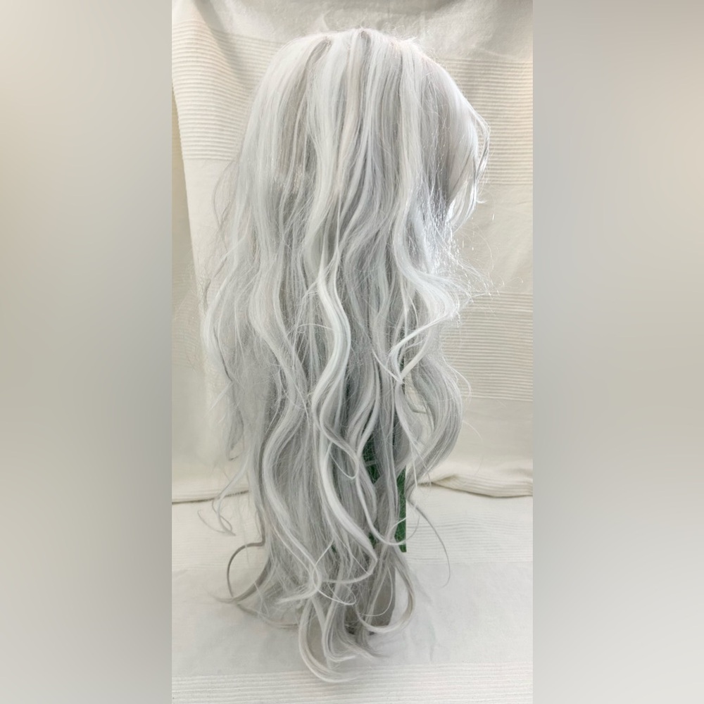California Costumes Long Silver Wig - Picture 11 of 16